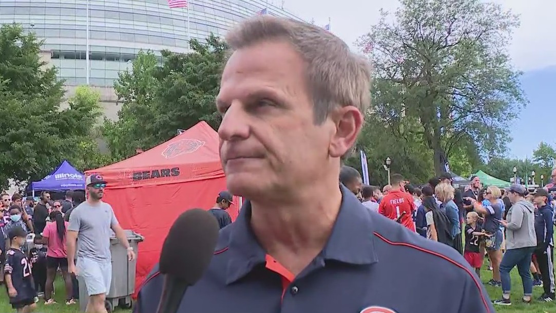 Bears star LB Smith requests trade after breakdown in talks