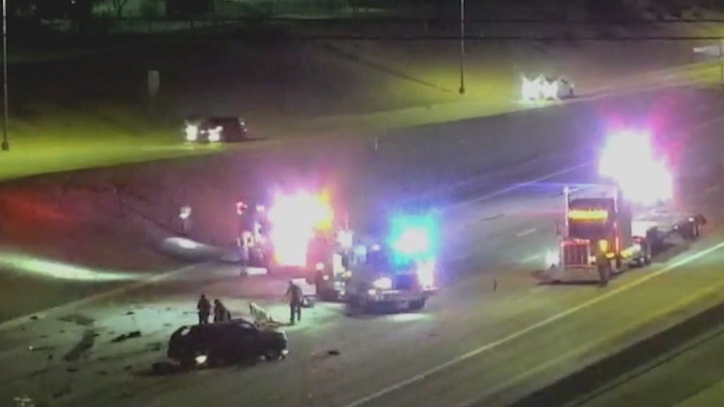 Deadly U.S. 60 crash partially closes freeway in Mesa | FOX 10 Phoenix