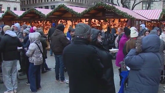 Christkindlmarket, Chicago officials go back-and-forth over capacity restrictions