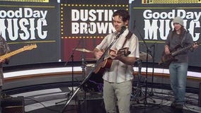 Dustin Brown performs 'Burn'