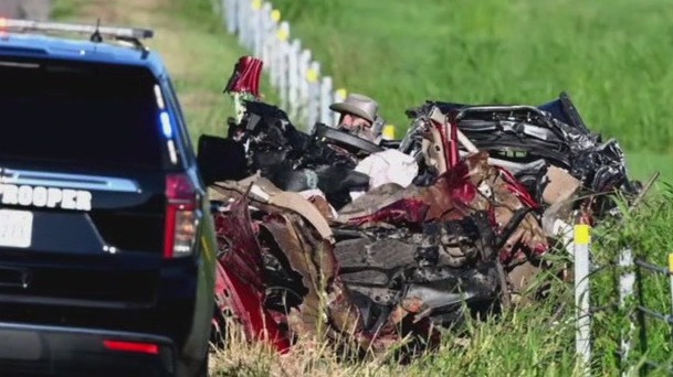 5 killed after 18-wheeler driver falls asleep, DPS