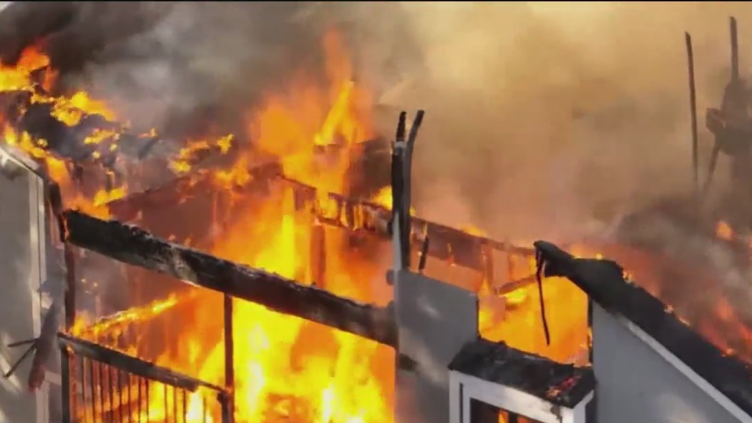 Five apartments destroyed in DeKalb County fire | FOX 5 Atlanta