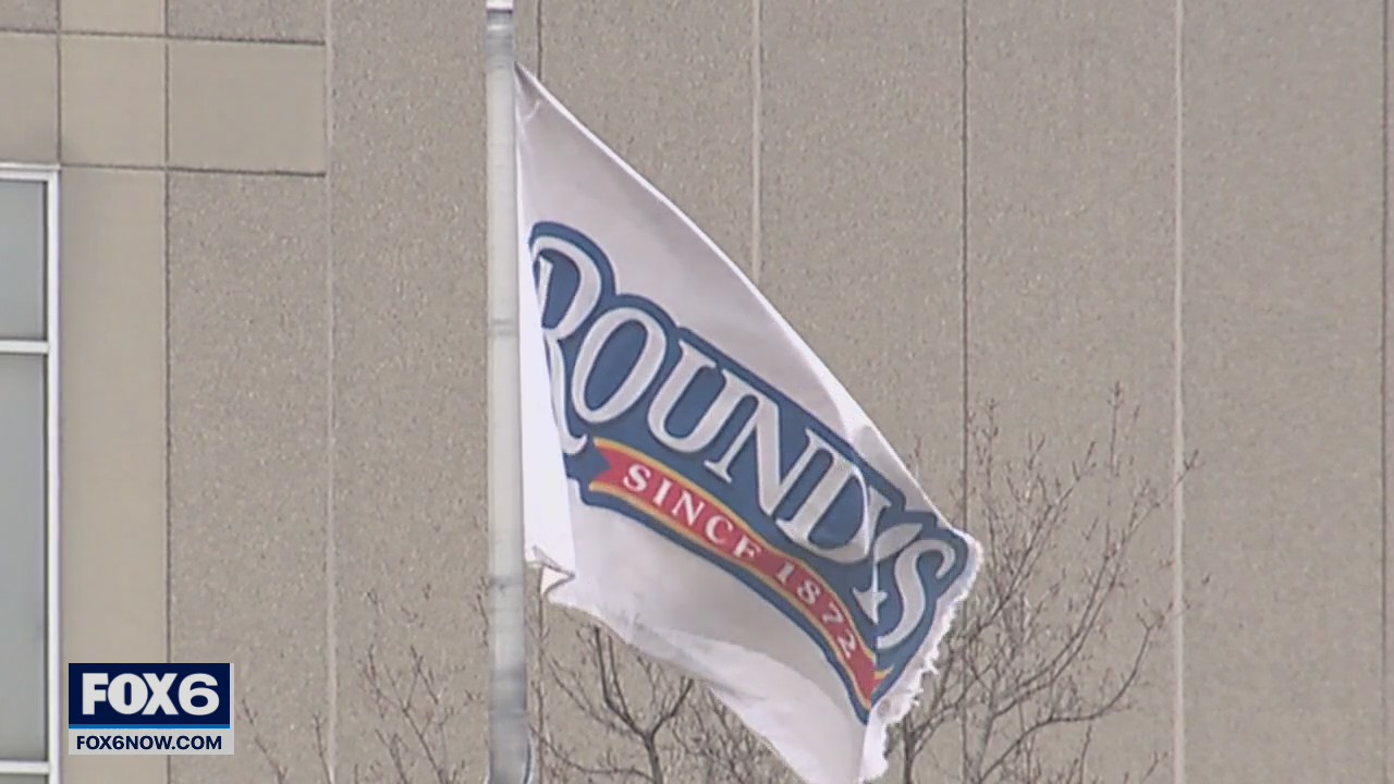 Official: Worker kills 2 co-workers at Roundy's; shooter also dead