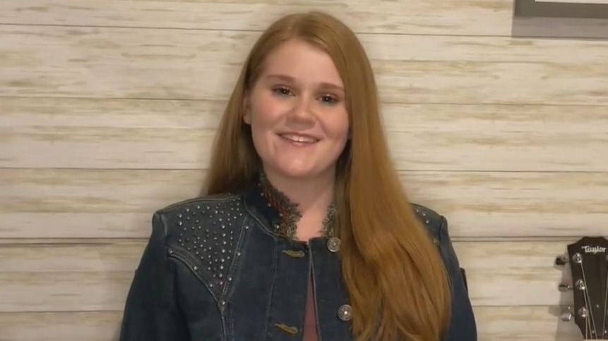 Elle Townley performs 'Fighter'