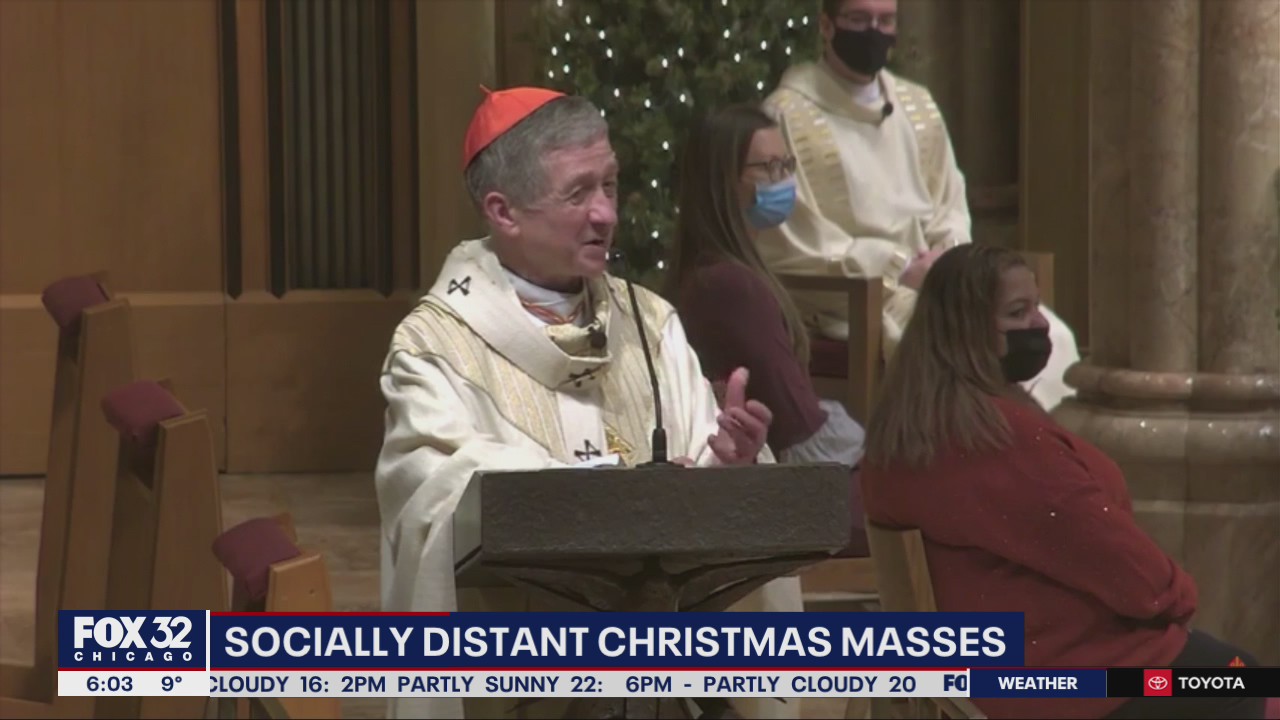 Christmas takes on a different look across Chicago during the pandemic