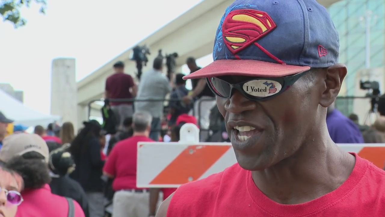 UAW members march before rally of unity with political heavyweights in tow