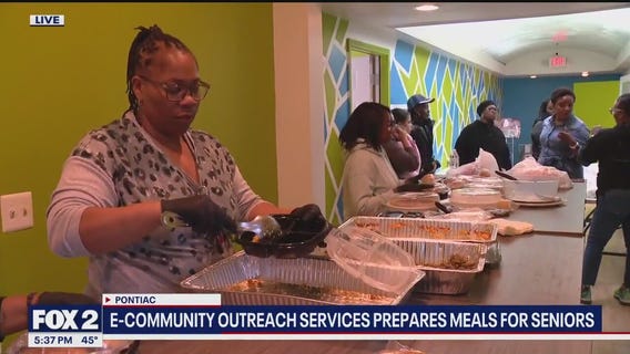 E-Community Outreach serves meals and smiles ahead of Thanksgiving