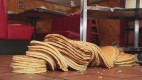 Arizona diner tries to break pancake record