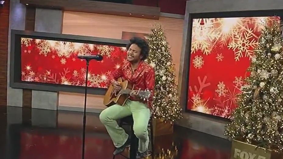 Christmas 2025: Buddy Red sings Blue Christmas