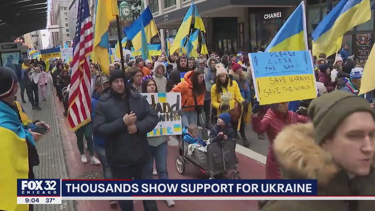 Thousands flood downtown Chicago to rally in support of Ukraine