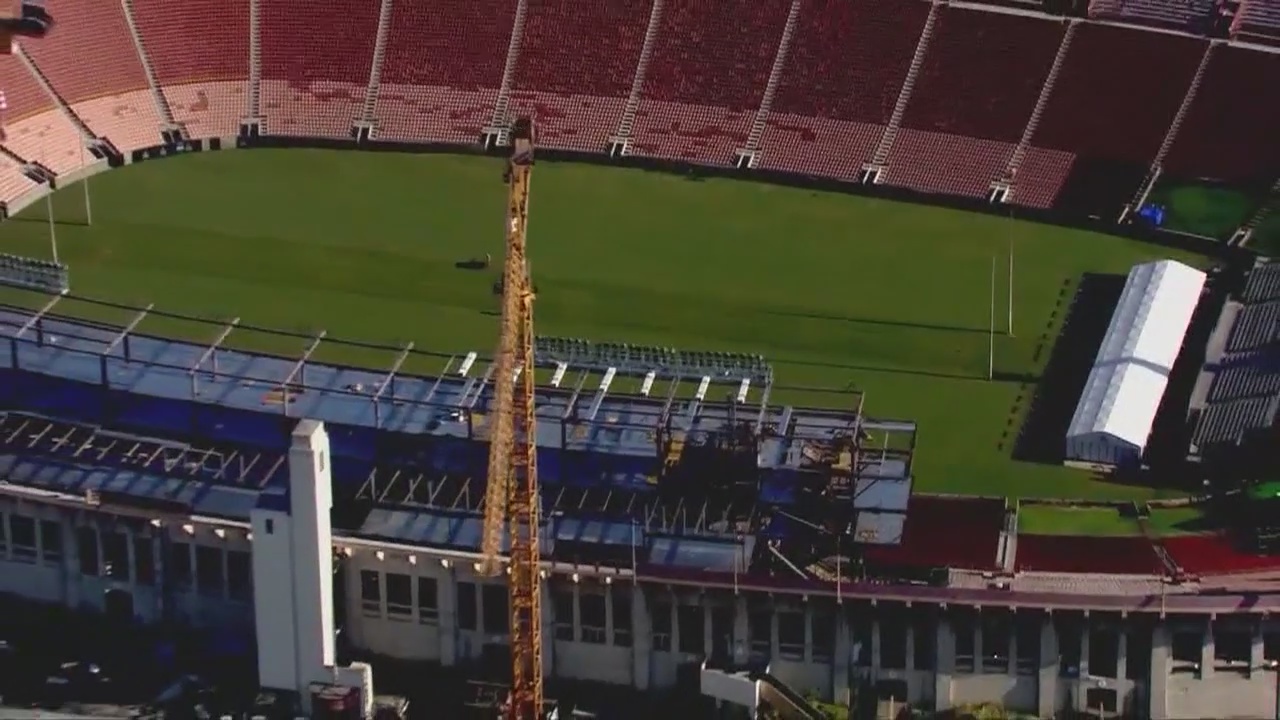 USC open to modifying L.A. Coliseum name change