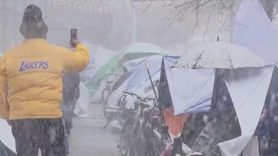 Migrants brace for Chicago's winter