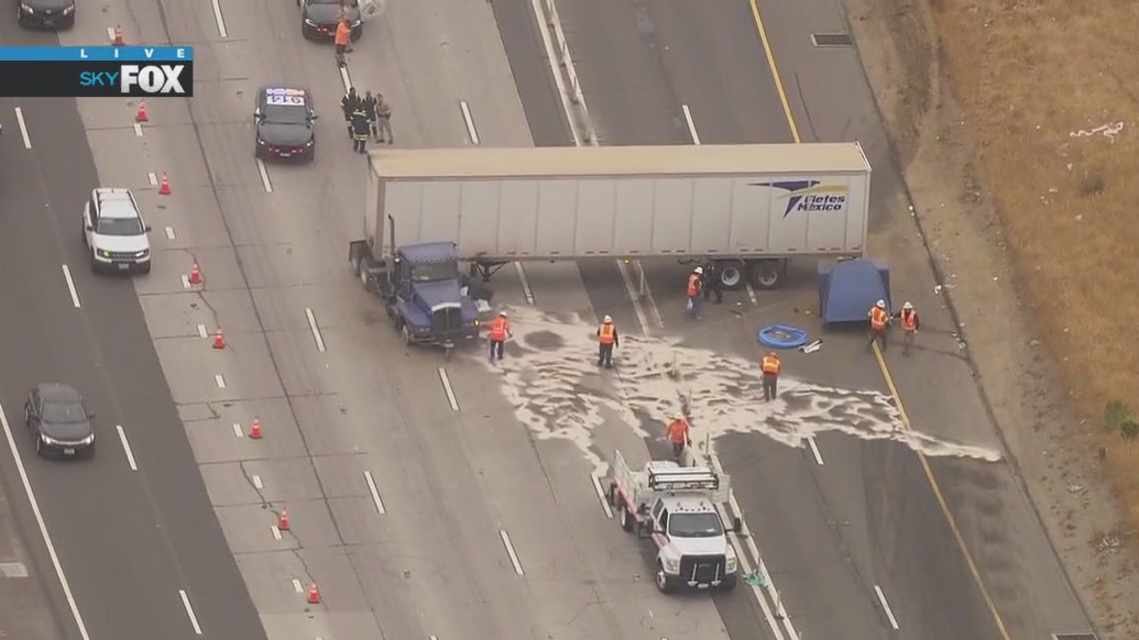 Jackknifed big rig shuts down 91 Freeway lanes | FOX 11 Los Angeles