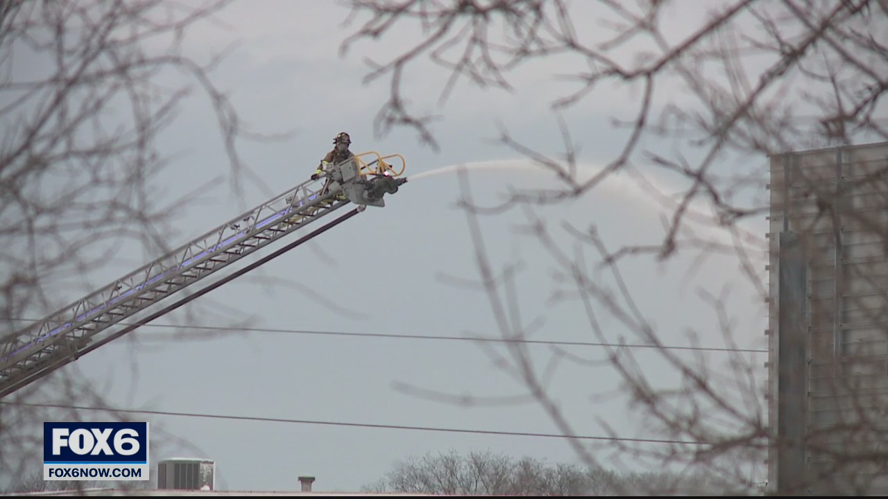 Emergency crews respond to fires in Waukesha County, Milwaukee