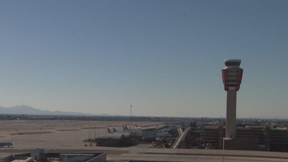 Data: Phoenix airport has tower staffing issue
