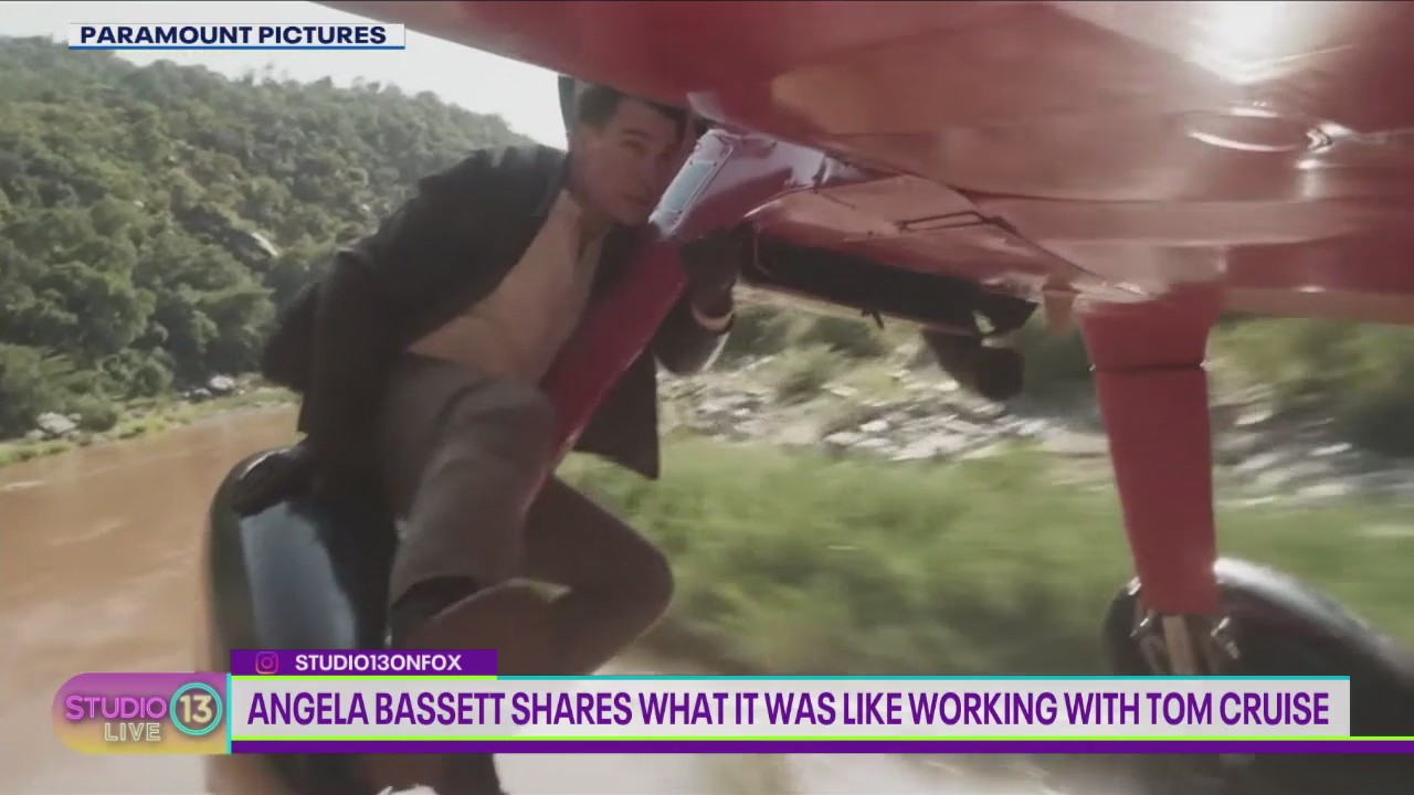 Flight instructor breaks down 'Mission Impossible' scenes