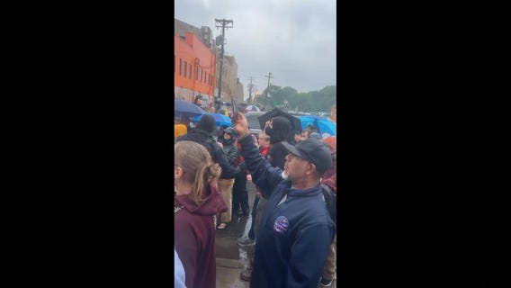 Large crowd gathers in Minneapolis after reports of ICE raid [RAW]