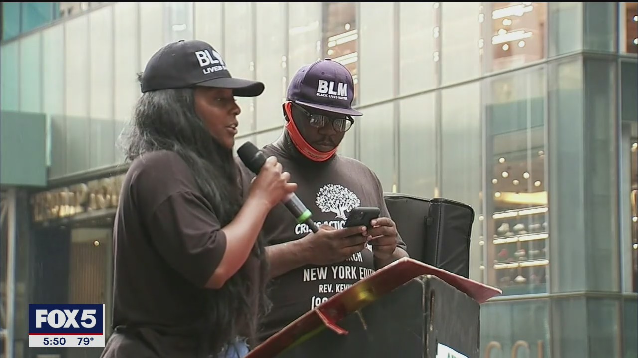 Rally against police brutality held in Manhattan