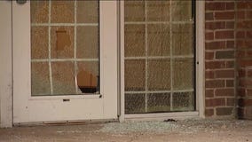 Man murdered after argument in South Side apartment lobby