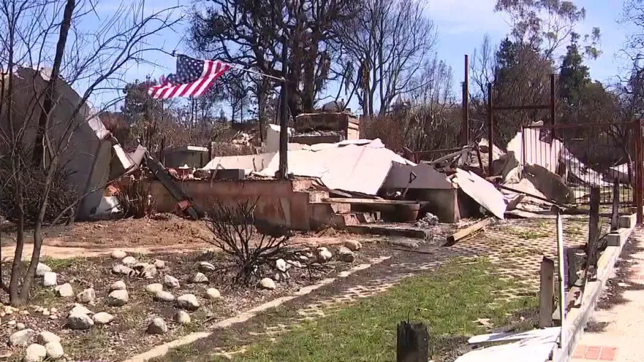 Investors reportedly buying vacant lots in fire zones