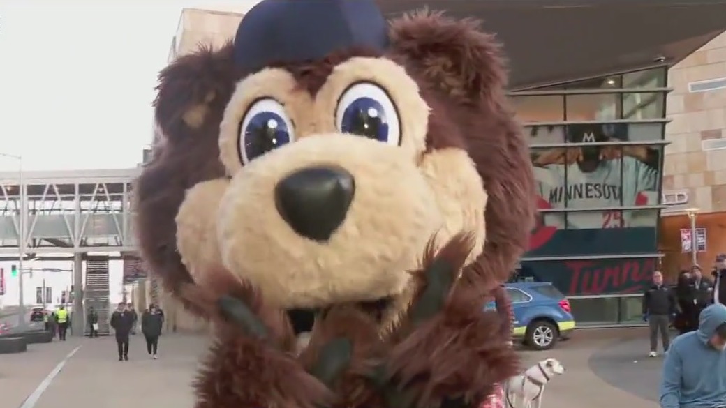 Twins home opener: Breakfast on the Plaza