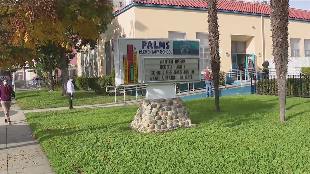 Attendance down across LAUSD to start 2022