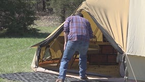 Eclipse viewers camping out in strangers? backyards to get a glimpse