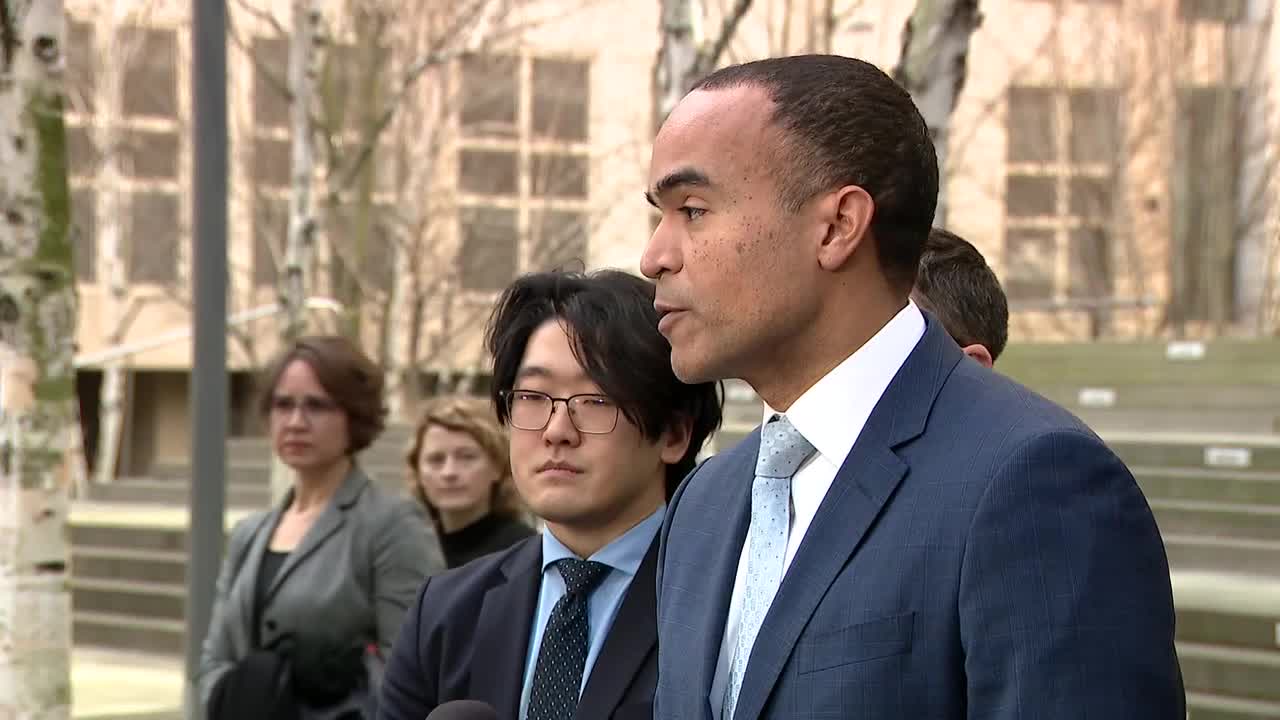 Federal judge blocks Trump's birthright citizenship order