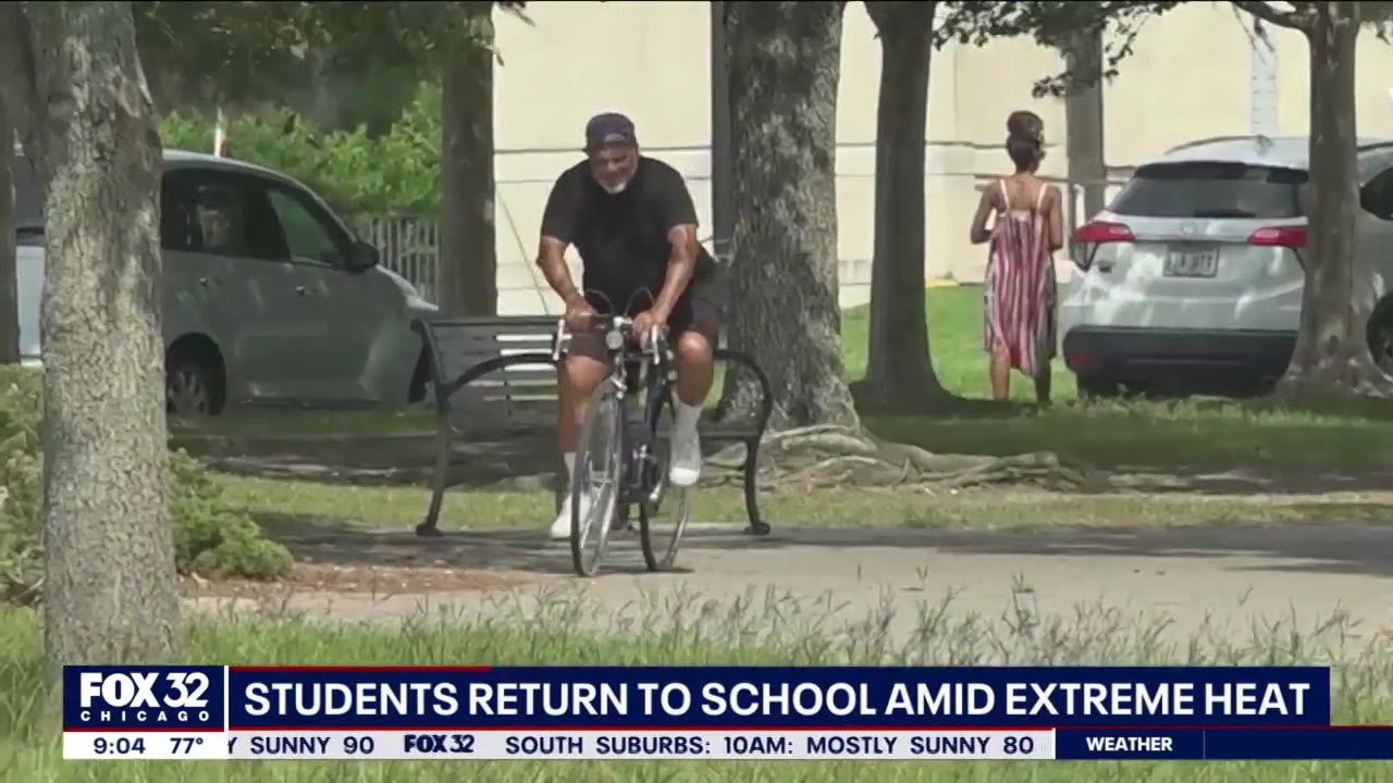 Chicago students return to school amid extreme heat