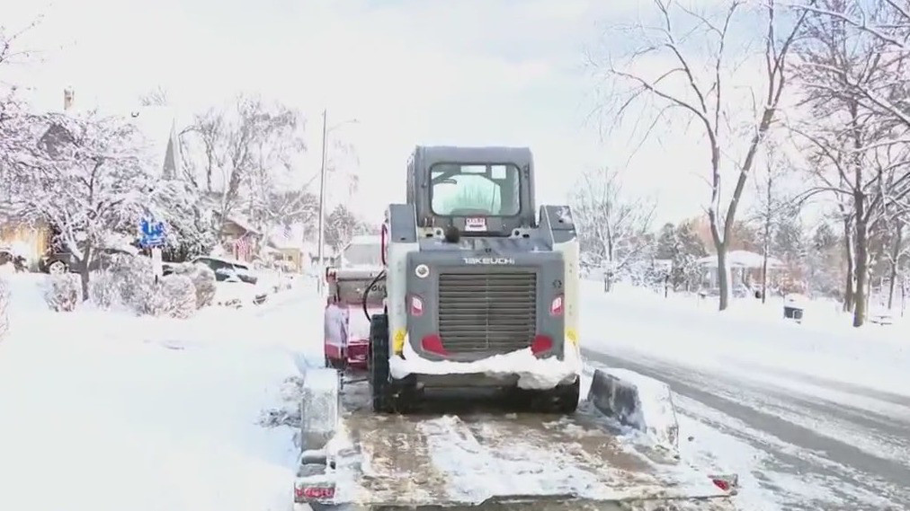 Cleanup underway after 1st snowfall of season | FOX6 Milwaukee