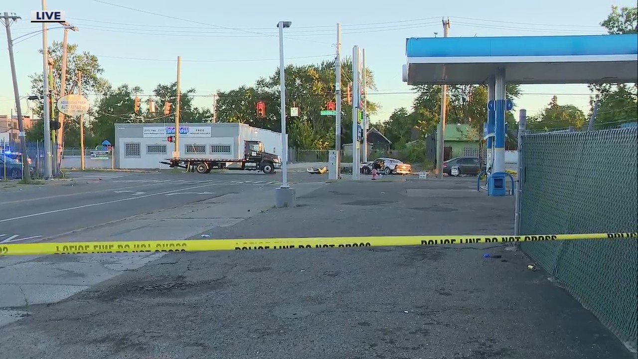 Fatal crash reported at 7 Mile and Chalmers on city's east side