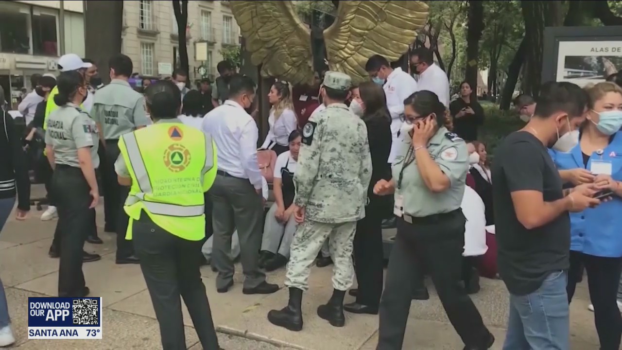 Deadly earthquake rattles Mexico's Pacific Coast