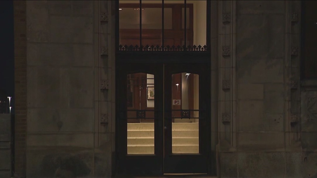 Loop residents warned of 'forcible' home burglaries in the Loop