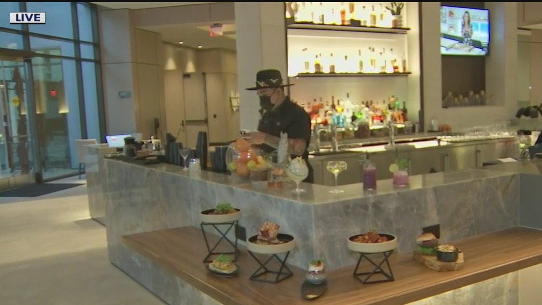 New hotel opens in downtown Phoenix