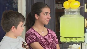 Houston siblings hold lemonade stand for childhood cancer awareness