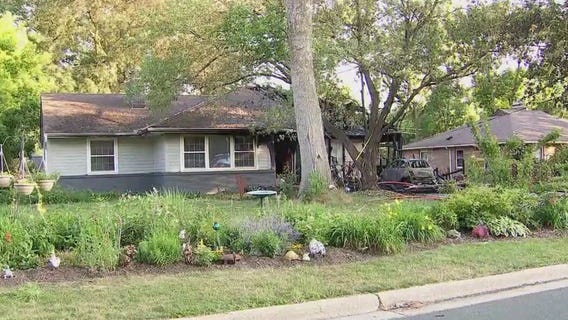 2 people escape Golden Valley house fire