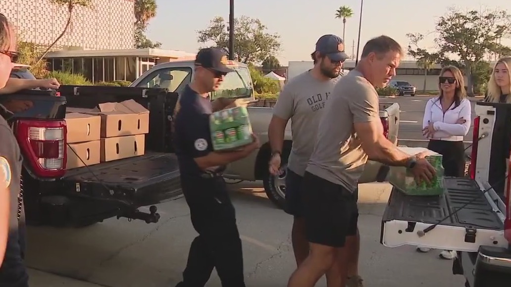 Holiday meal delivery to first responders