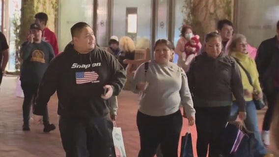 Last-minute shoppers hit Citadel Outlets