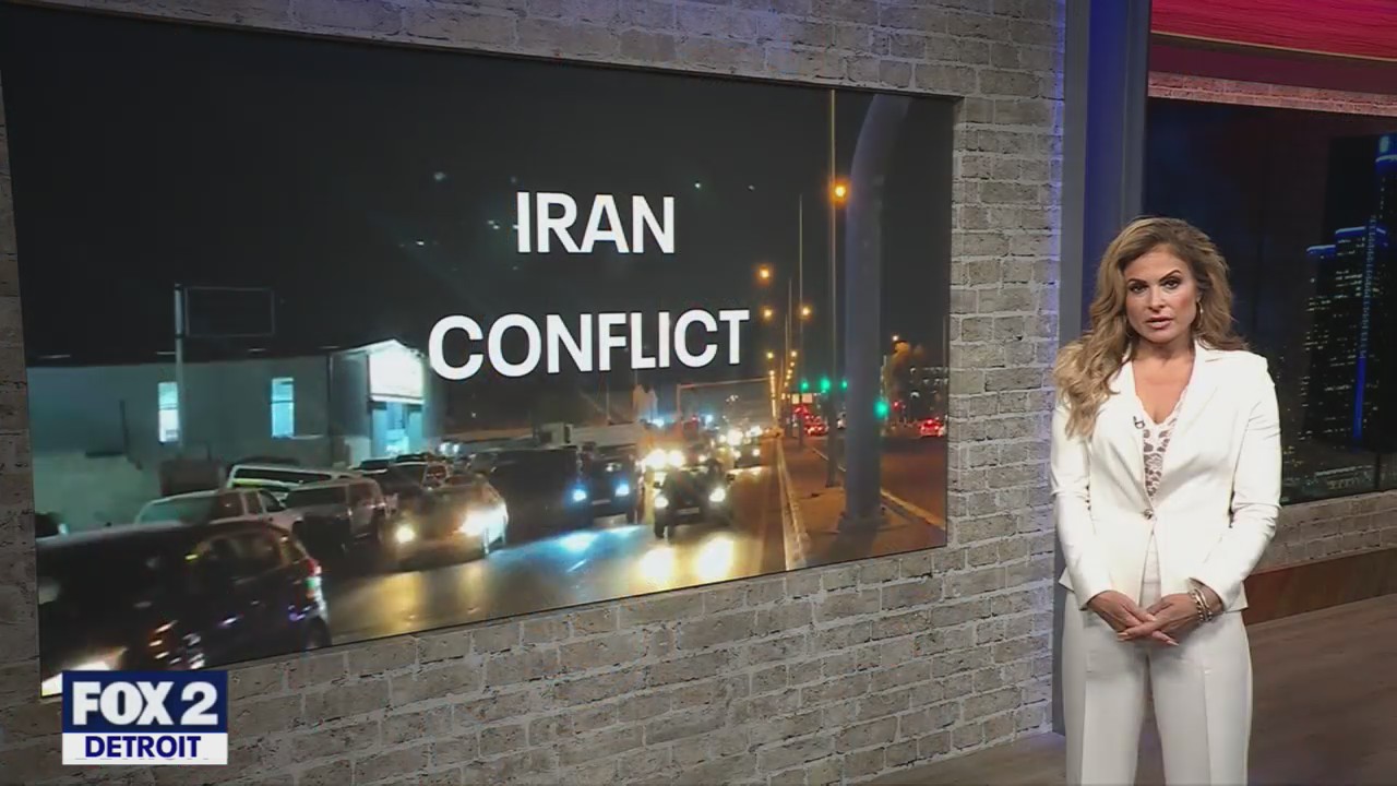 Iran airstrike constitutionality questions & political fallout