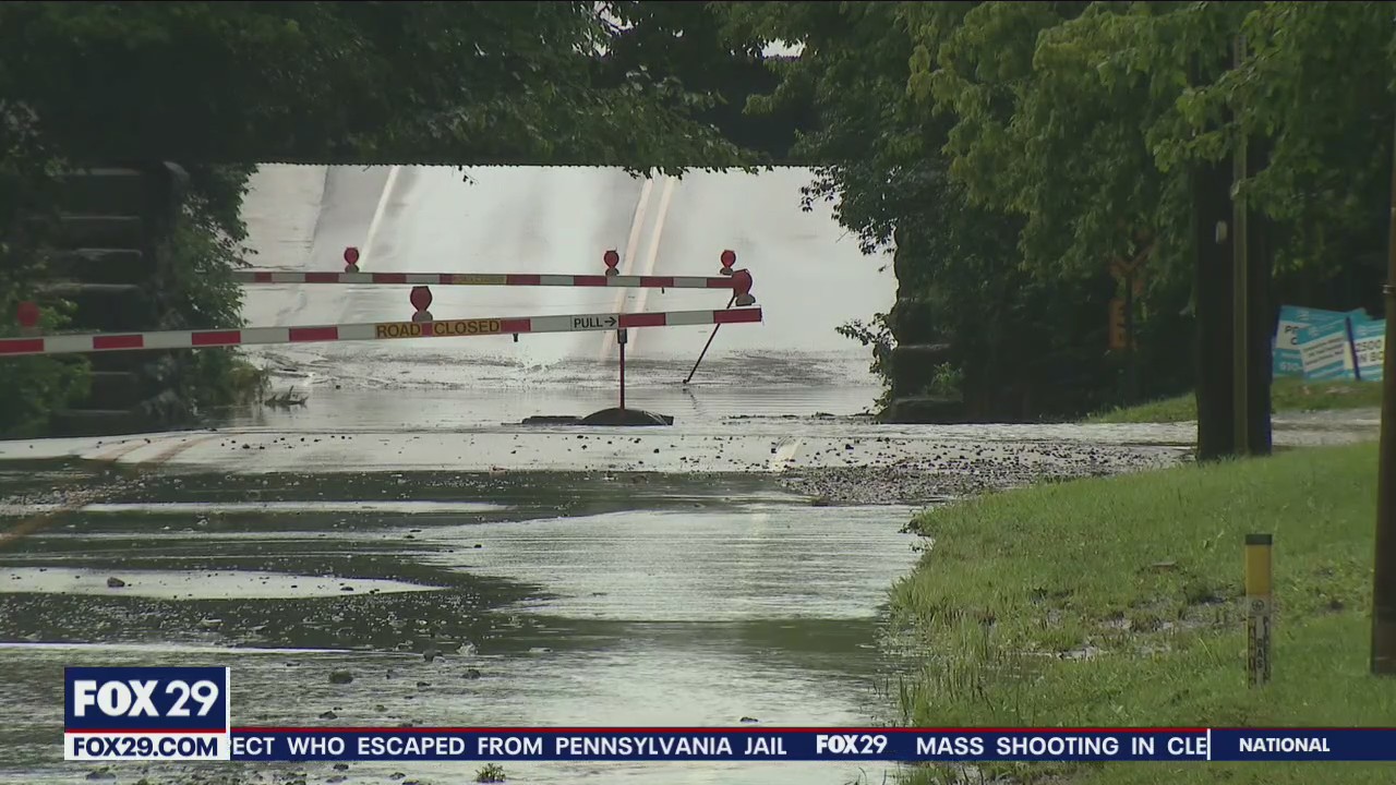 Montgomery County flash flooding submerges cars, closes roads