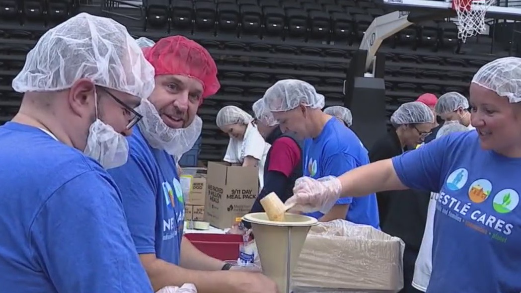Detroit volunteers pack meals for Day of Service