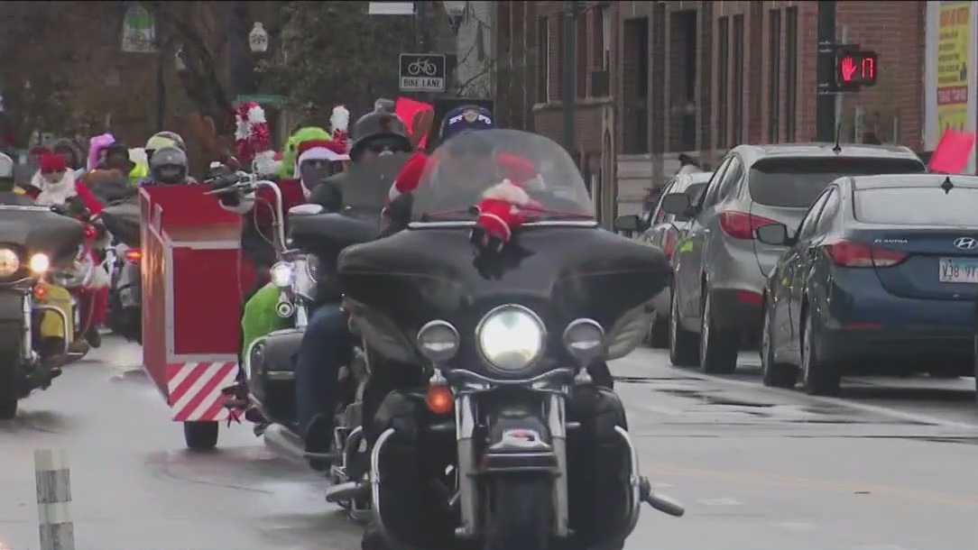 Riders spread holiday cheer in Chicagoland Toys for Tots Motorcycle Parade