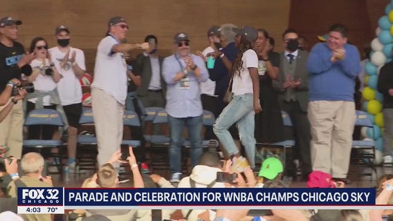 Chicago celebrates Chicago Sky championship with parade and victory celebration