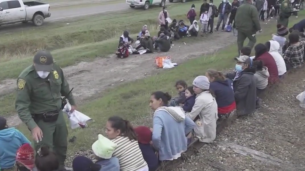 FOX Faceoff: Fallout after Texas, Arizona governors bus migrants to Washington D.C.