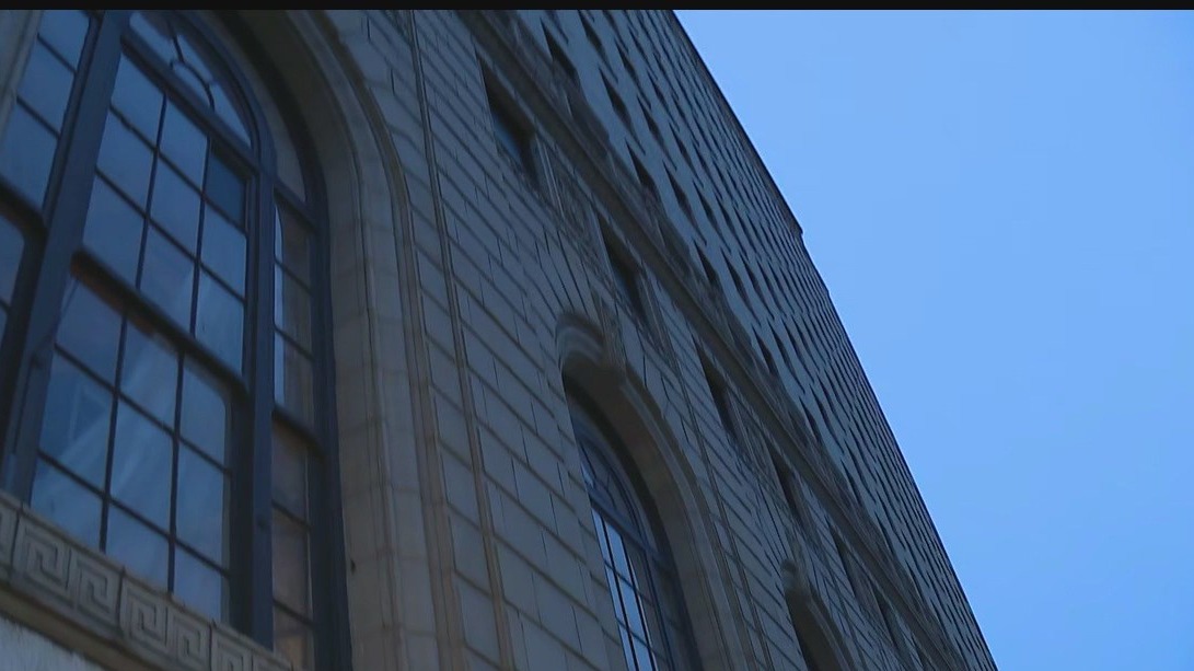 Residents must leave Detroit apartment after delinquent payments