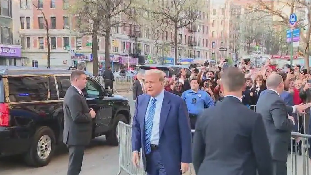 Trump visits Manhattan bodega after day in court