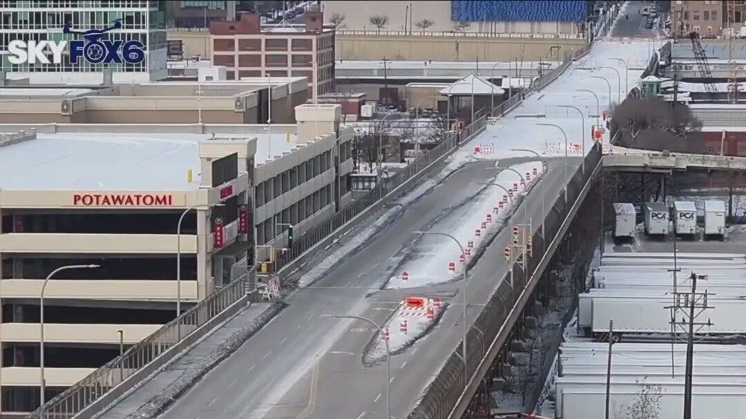 Milwaukee 16th Street viaduct fully closed