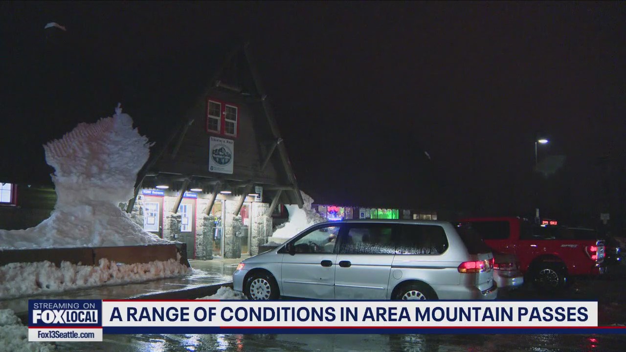 Snow at Snoqualmie Pass making travel difficult