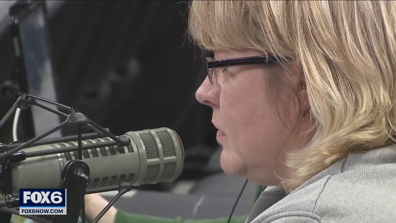 Bucks tab female PA announcer