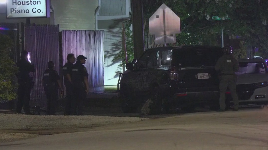Woman shot, killed by Houston officer after Heights standoff | FOX 26 ...